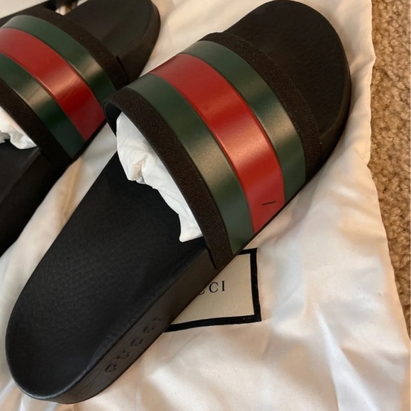 SOLD.Gucci Signature Pool Slides - Picture 2 of 5